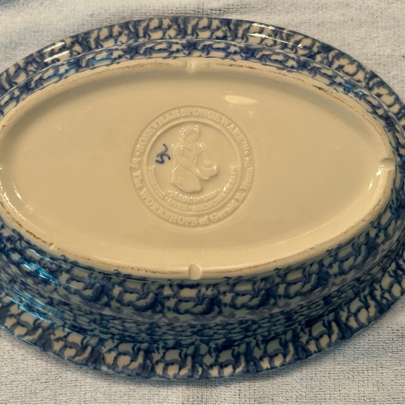 Gerald Henn Workshops Blue Spongeware 12” oval divided bowl - Picture 2 of 3